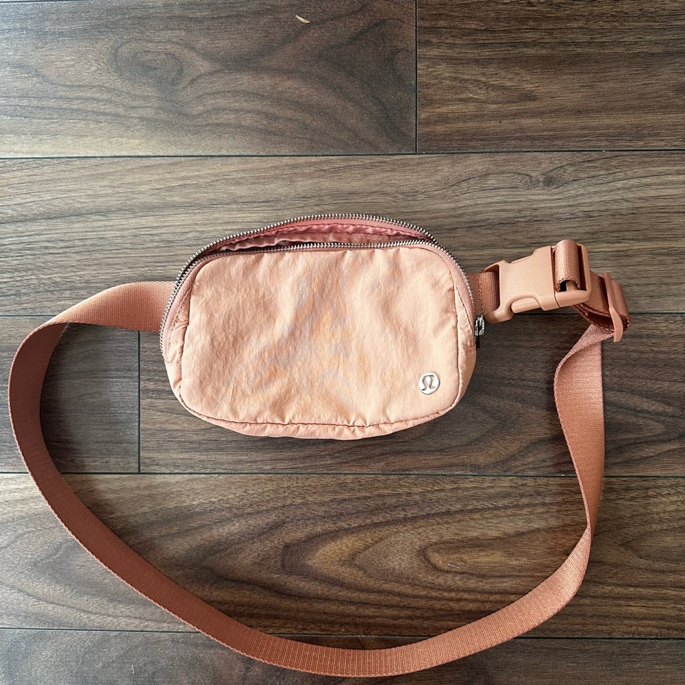 lululemon athletica Crossbody Bag in Pink + free Uniqlo crossbody bag (used)